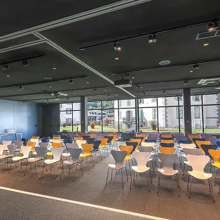 酒店 阿尔皮纳埃克莱克蒂克酒店 4*