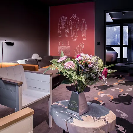 阿尔皮纳埃克莱克蒂克酒店