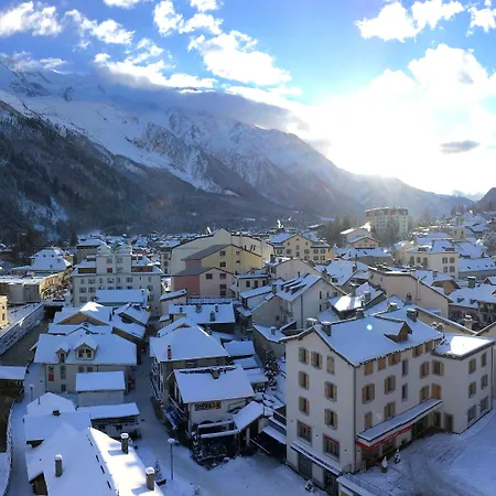 阿尔皮纳埃克莱克蒂克酒店 酒店