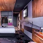 アルピナ エクレクティック ホテル 4*